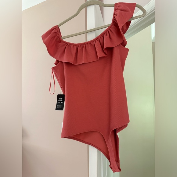 Express Ruffle Body Suit - Picture 3 of 3